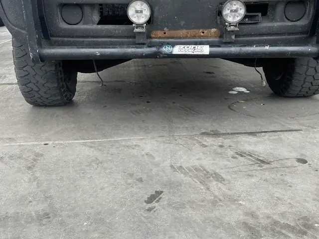 Sửa Lốp Xe Ô Tô: Khi Nào Vá, Khi Nào Cần Thay Mới?