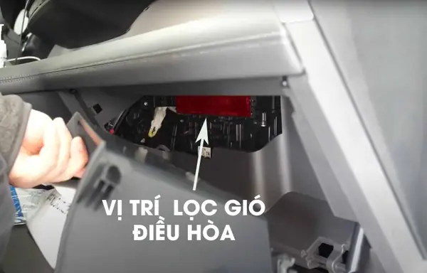 Vị Trí Lọc Gió Điều Hòa Của Toyota Sienna