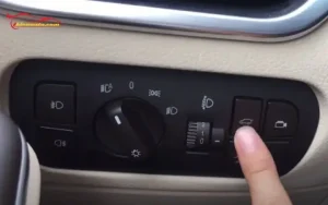 Kiểm Tra Hệ Thống Công Tắc Khi Đèn Taplo Không Sáng