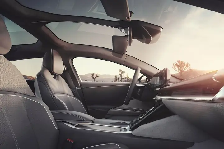 Cửa Sổ Trời Toàn Cảnh Là Gì?