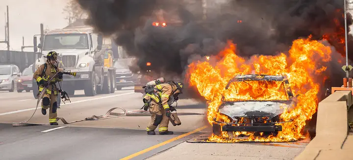 Do Đậu Xe Lâu Dưới Trời Nắng Gắt