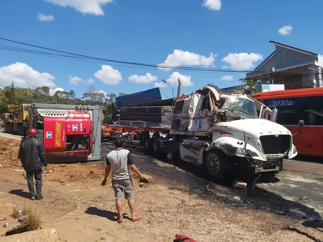 Tai Nạn Ô Tô Và Xe Máy