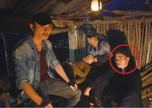 (kiemsat.vn)– Xuất Hiện Trên Một Số Bộ Phim Truyền Hình, Thường Xuyên Khoe Tiền Tỷ, Xe Xịn, Chụp Ảnh Chung Nhiều Diễn Viên Nổi Tiếng … Tên Trộm Nguyễn Duy Linh Luôn Biết Đánh Bóng Tên Tuổi Của Mình Trước Khi Thực Hiện Bất Thành Hành Vi Trộm Siêu Xe, Biển Đẹp Ranger Rover Tại Hà Nội Đêm 28/4.