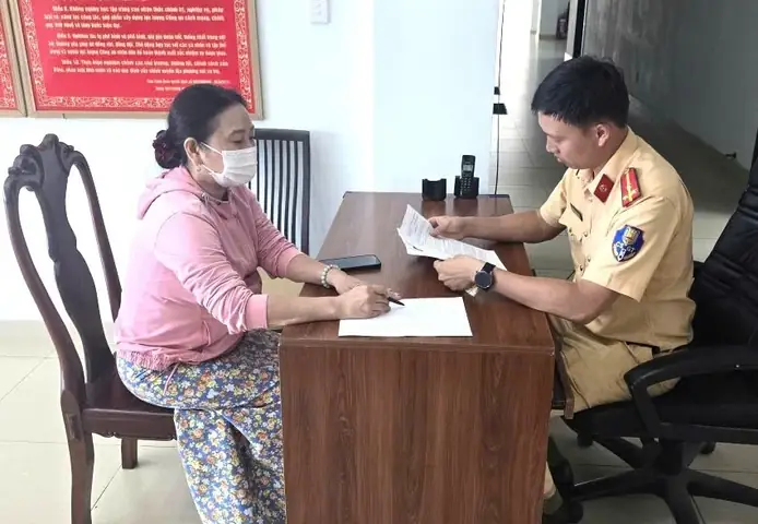 Nu Tai Xe Binh Duong Anh 1 Nu Tai Xe Binh Duong Anh 1