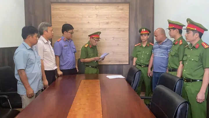 Công An Thực Hiện Lệnh Bắt Phạm Tiến Thành