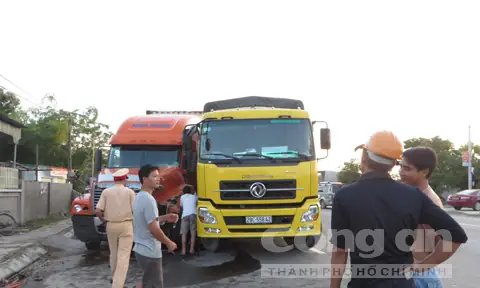 Tài Xế Xe Container Ngủ Gục Húc Xe Ô Tô: Nguyên Nhân & Cách Phòng Tránh