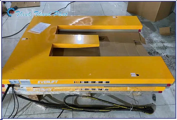 Bàn Nâng Chữ E Trong Sản Xuất Gỗ: