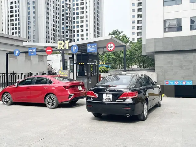 Viec Tang Phi Gui Xe O To Tai Goldmark City Dung Theo Quy Dinh Cua Thanh Pho Hinh Anh 2