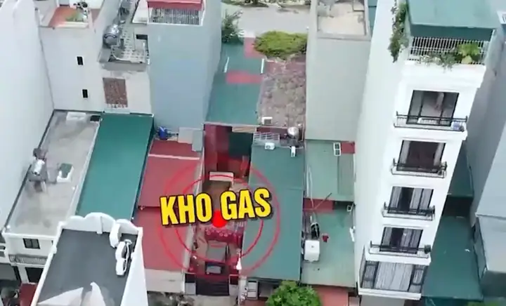 Bất An Cơ Sở Tập Kết Gas Trái Phép Trong Khu Dân Cư Ở Hà Nội - Ảnh 1.