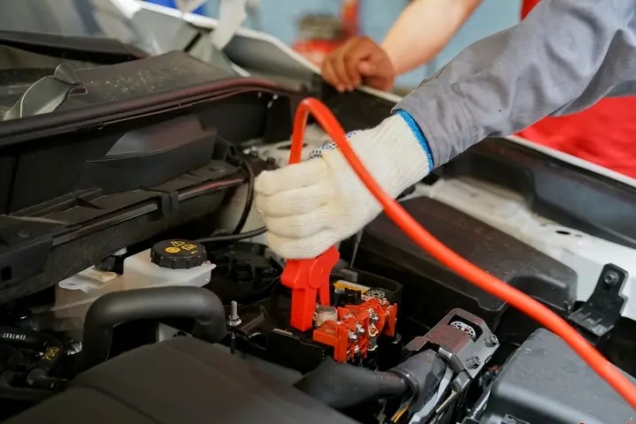 Có Nên Tháo Bình Ắc Quy Ra Khi Không Chạy Xe Ô Tô Lâu Ngày?