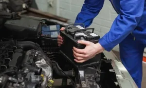 Chuẩn Bị Đồ Nghề Tháo Ắc Quy: