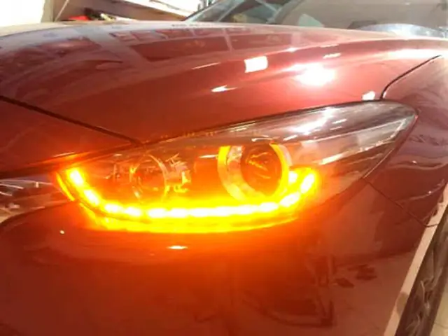 Đèn Xi Nhan Ô Tô Vẫn Sáng Nhưng Không Nhấp Nháy