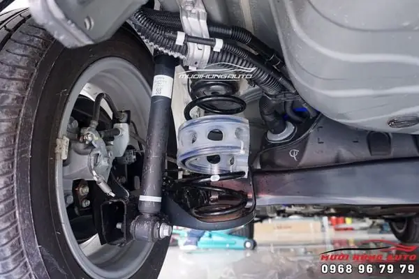 Gắn Giảm Chấn Cho Toyota Yaris Tại Quận 1, Quận 5, Quận Thủ Đức