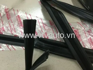 Thay Doăng Trượt Kính Xe Ô Tô