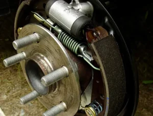 Hệ Thống Phanh Tang Trống Của Xe