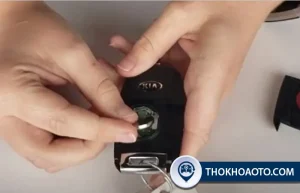Dấu Hiệu Nhận Biết Chìa Khóa Ô Tô Hết Pin