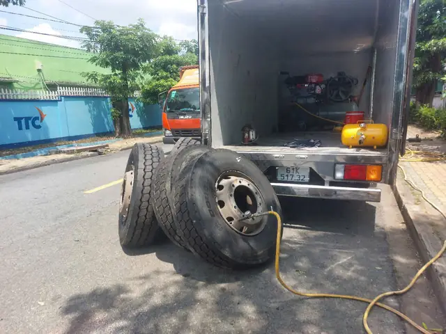 Dịch Vụ Vá Vỏ Lưu Động Bình Dương Là Gì?