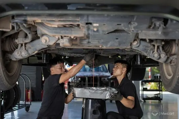 Lợi Ích Thay Dầu Nhớt Xe Ô Tô Là Gì?