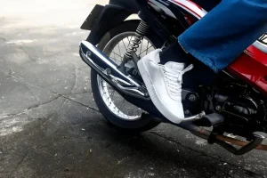 Dáº¥u Hiá»u Cáº£nh Bã¡o Báº¡n Pháº£i Äæ°a Xe Ra Tiá»m Ngay