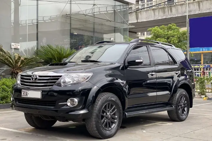 Nên Mua Ô Tô Cũ Toyota Fortuner Lâm Đồng Máy Dầu Hay Máy Xăng?