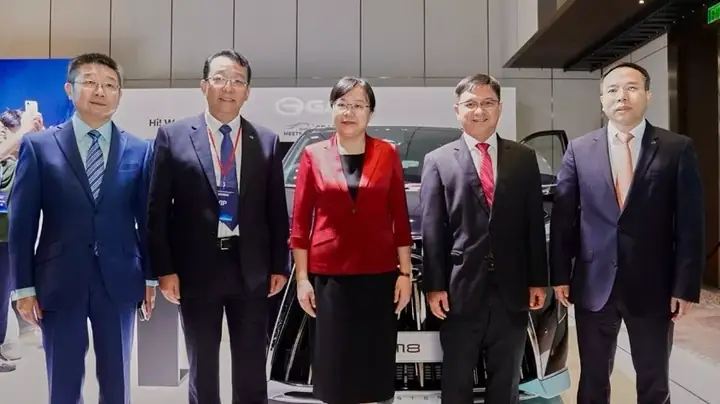 Hybrid - Lựa Chọn Thông Minh Trong Hành Trình Giao Thông Xanh