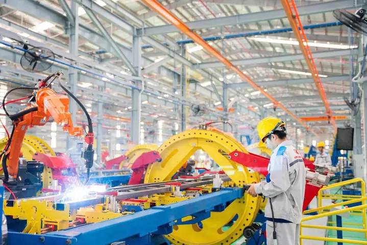 (chinhphu.vn) - Chuyến Thăm Nhà Máy Kim Long Motor Huế Đã Xóa Tan Mọi Hoài Nghi Của Chúng Tôi Về Khả Năng Sản Xuất Ô Tô Tại Huế Với Chất Lượng Cao, Giá Thành Rất Thấp, Đủ Sức Cạnh Tranh Với Sản Phẩm Từ Các Quốc Gia Công Nghiệp Ô Tô Hàng Đầu Thế Giới.