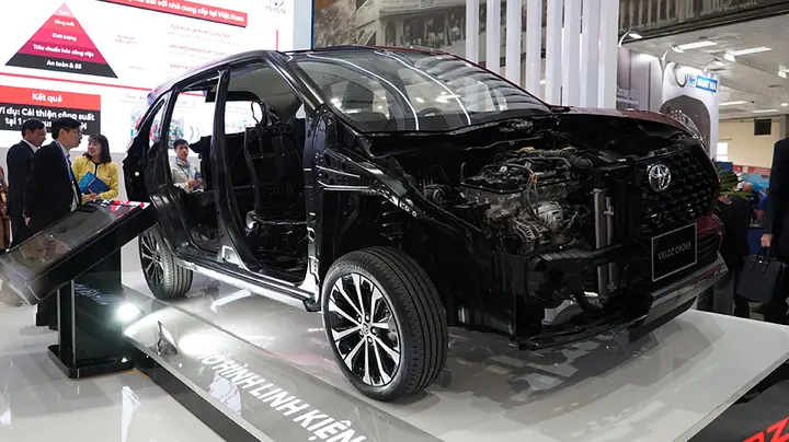 Sản Xuất Các Cấu Kiện Động Cơ Ô Tô Vẫn Là Một Thách Thức Đối Với Doanh Nghiệp Nội Địa. Ảnh: Lê Vũ.