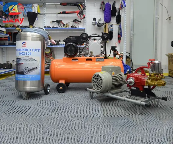 Bo-thiet-bi-rua-xe-may-nho-1