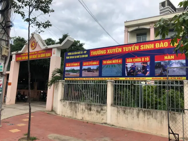 Trường Dạy Lái Xe Quân Khu 5 Ở Bình Định