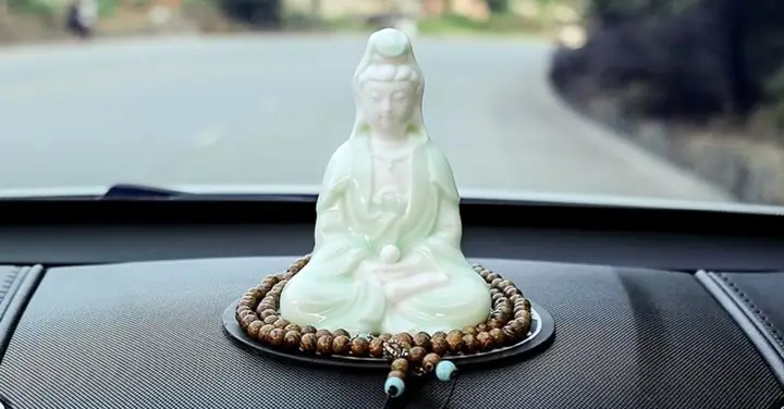 Vì Sao Nên Để Tượng Phật Quan Âm Bồ Tát Trên Xe Ô Tô? Vì Sao Nên Để Tượng Phật Quan Âm Bồ Tát Trên Xe Ô Tô?