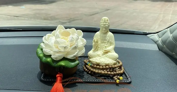 Ý Nghĩa Đặt Tượng Phật Quan Âm Bồ Tát Trên Xe Ô Tô Ý Nghĩa Đặt Tượng Phật Quan Âm Bồ Tát Trên Xe Ô Tô