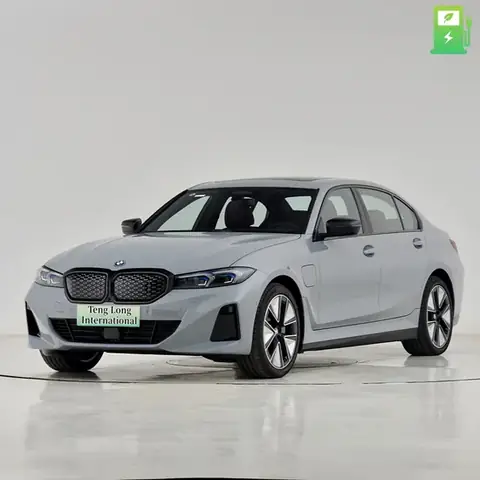 Quy Định Thời Hạn Sử Dụng Xe Ô Tô Ở Trung Quốc Ra Sao?