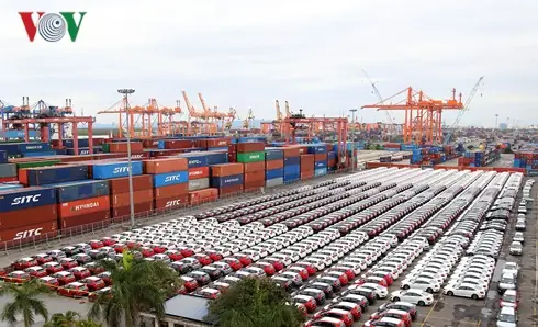 Trong 388 Xe Nháº­p Kháº©u Vá» Viá»t Nam Trong Tuáº§n Qua Cã³ Tá»i 341 Chiáº¿c Lã Ã´ Tã´ Dæ°á»i 9 Chá» Ngá»i. Áº¢nh: H.n