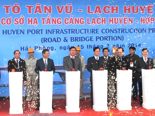 Sáng Ngày 15/02/2014, Bộ Gtvt Đã Khởi Công Dự Án Đường Ô Tô Tân Vũ – Lạch Huyện (hải Phòng) – Một Trong Hai Hợp Phần Chính Của Dự Án Xây Dựng Cơ Sở Hạ Tầng Cảng Lạch Huyện, Cảng Cửa Ngõ Quốc Tế, Tương Lai Sẽ Là Cảng Trung Chuyển Đầu Tên Của Miền Bắc Việt Nam. Đến Dự Và Phát Lệnh Khởi Công Có Thủ Tướng Chính Phủ Nguyễn Tấn Dũng, Đại Sứ Nhật Bản Tại Việt Nam, Bộ Trưởng Bộ Gtvt Đinh La Thăng Và Lãnh Đạo Hải Phòng.