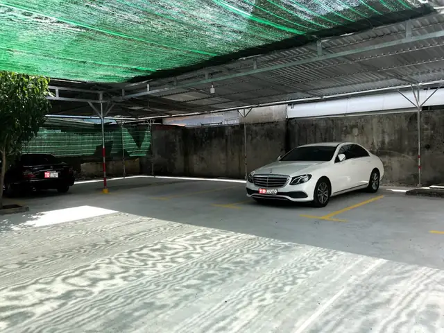 Bãi Đổ Xe Ô Tô Quận 7