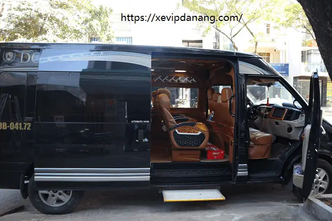Thuê Xe Sang Dcar Limousine 10 Chỗ Ở Tại Đà Nẵng