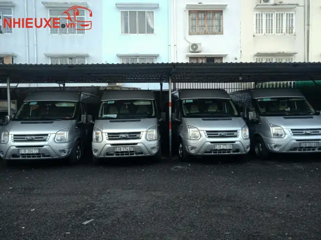 Chọn Xe Nào, Ford Transit Hay Hyundai Solati?