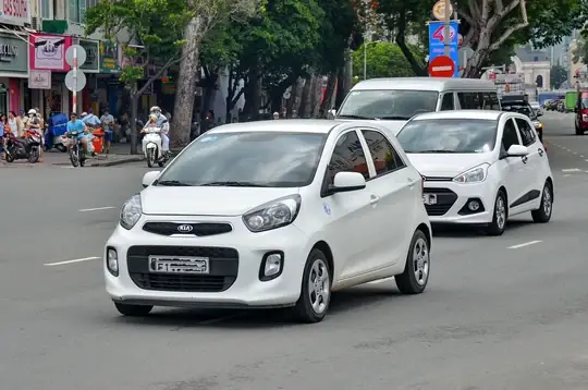 Các Loại Xe Nhỏ, Giá Rẻ Đang Khá Hút Hàng Vì Nhu Cầu Chạy Taxi Uber Tăng Cao Ảnh: Tấn Thạnh