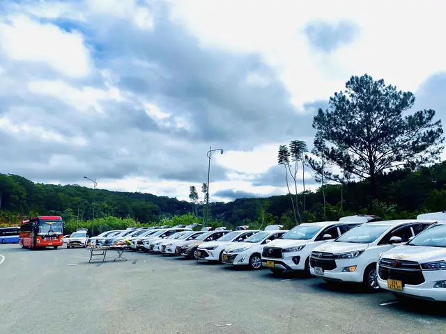 Thuê Xe Hoàng Gia Đà Lạt.