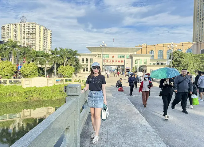 Thuê Xe Ô Tô Tự Lái Du Lịch Hùng Hưng