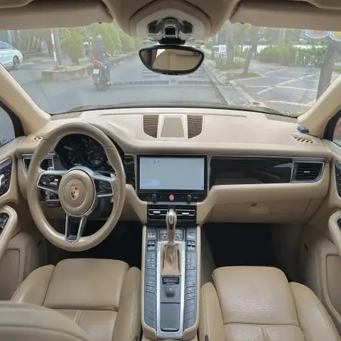 Thuê Xe Ô Tô Tự Lái Quận 7 – Giải Pháp Di Chuyển Linh Hoạt Cùng Bom Car