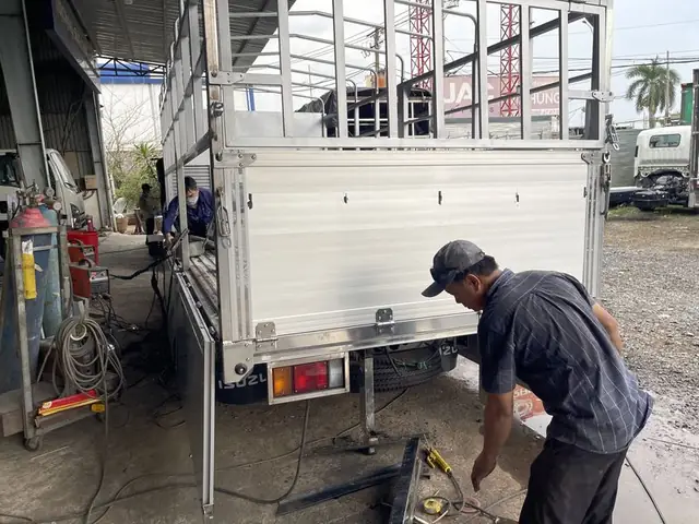 Bán Thùng Cũ Đóng Thùng Xe Tải Mới