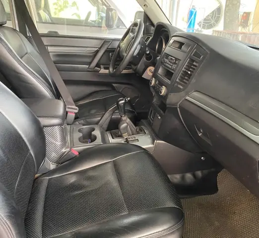 Xe Ô Tô Chở Tiền, Biển Số Đăng Ký: 77h-4899; Nhãn Hiệu: Mitsubishi; Số Loại: Pajero Gl;