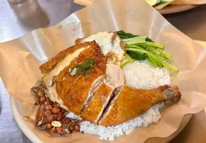 Twelve – Cơm Gà Hải Nam Singapore