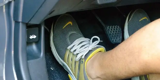 Giữ Ga Và Giảm Tốc Độ Từ Từ Giữ Ga Và Giảm Tốc Độ Từ Từ