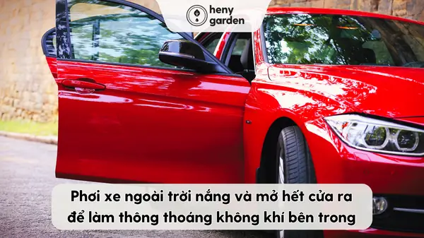 Đậu Xe Ô Tô Dưới Trời Nắng Và Mở Hết Cửa Ra
