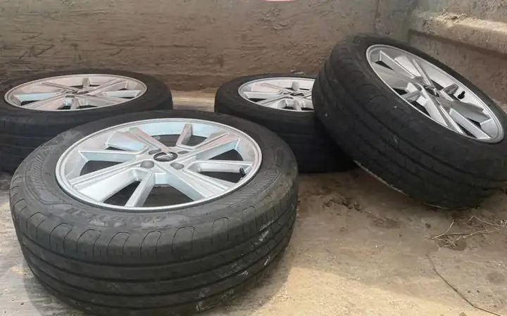 Tesla Phun Mực, Khắc Tên Để Chống Trộm Cáp Sạc Xe Điệnđọc Ngay