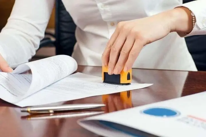 Các Khoản Phí Phụ