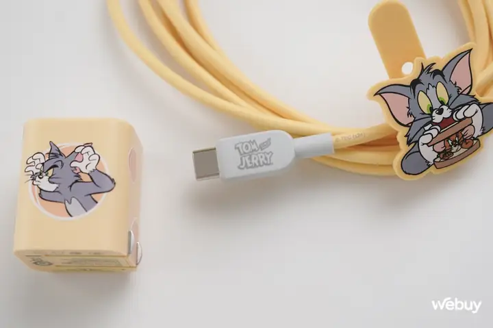 Trên Tay Củ Sạc Và Cáp Sạc Tom & Jerry, Giá Chỉ Từ Hơn 100.000 Đồng- Ảnh 1. Trên Tay Củ Sạc Và Cáp Sạc Tom & Jerry, Giá Chỉ Từ Hơn 100.000 Đồng- Ảnh 1.