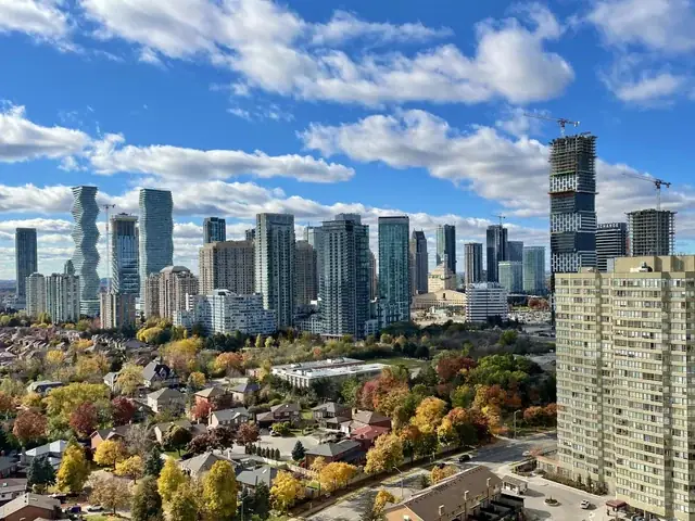 Toronto 90 Xe Ô Tô: Hướng Dẫn Chăm Sóc Và Đánh Giá Xe Cổ Điển